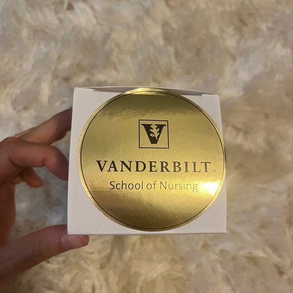 SOLD- Brand new Corkcicle Vanderbilt bottle - Picture 4 of 6